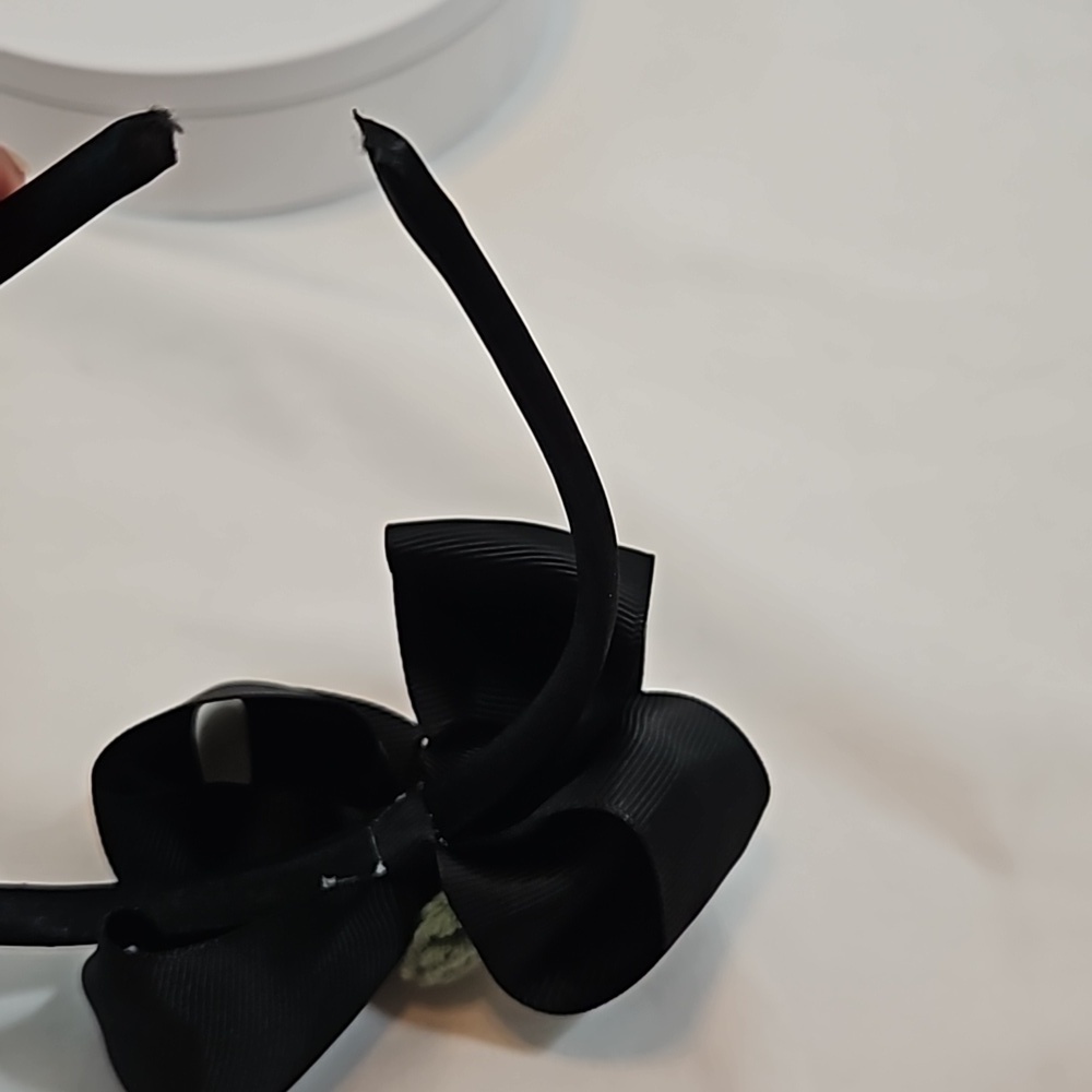 Hand Crafted Black Bow Hairband Hand Knit Crochet Green Puffy Flower Feminine - Picture 10 of 17